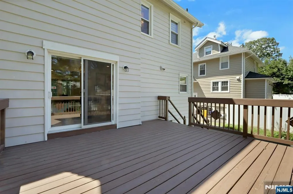 281 W Englewood Avenue Teaneck, NJ 07666
