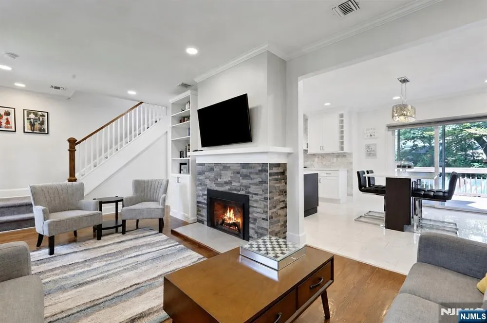 281 W Englewood Avenue Teaneck, NJ 07666