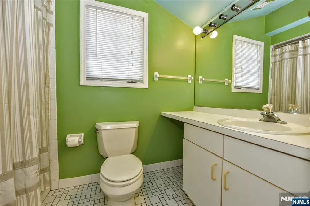 133 Surrey Court Ramsey, NJ 07446