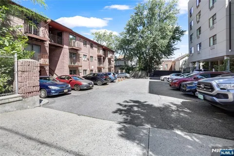 359 Marshall Street 3A