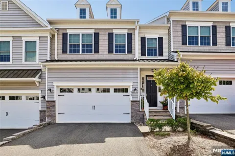 11 Hickory Court