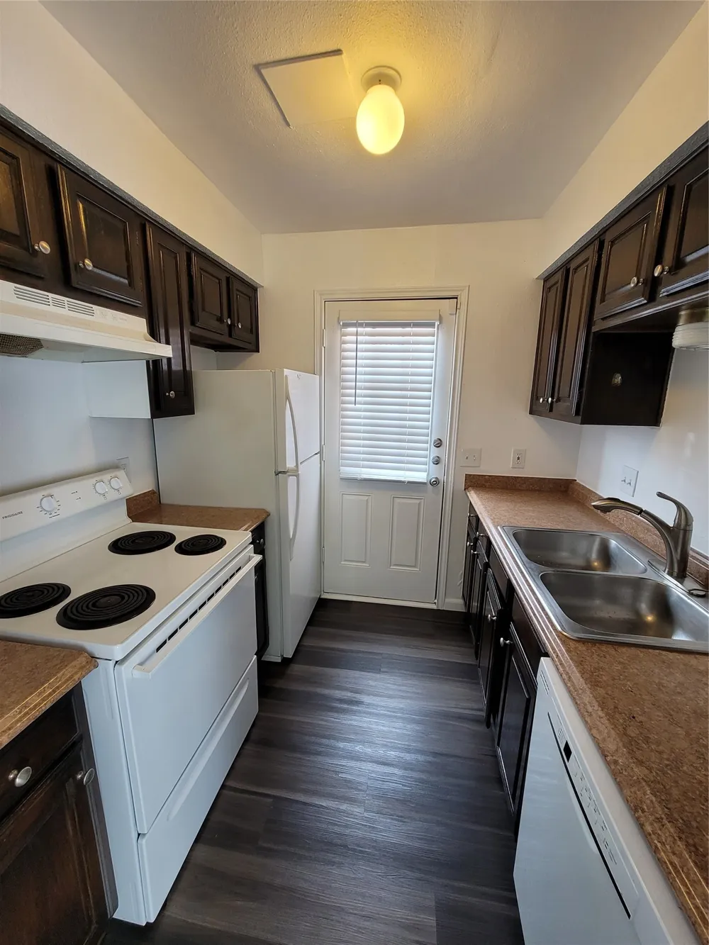 1400 Darr Street #D Irving, TX 75061