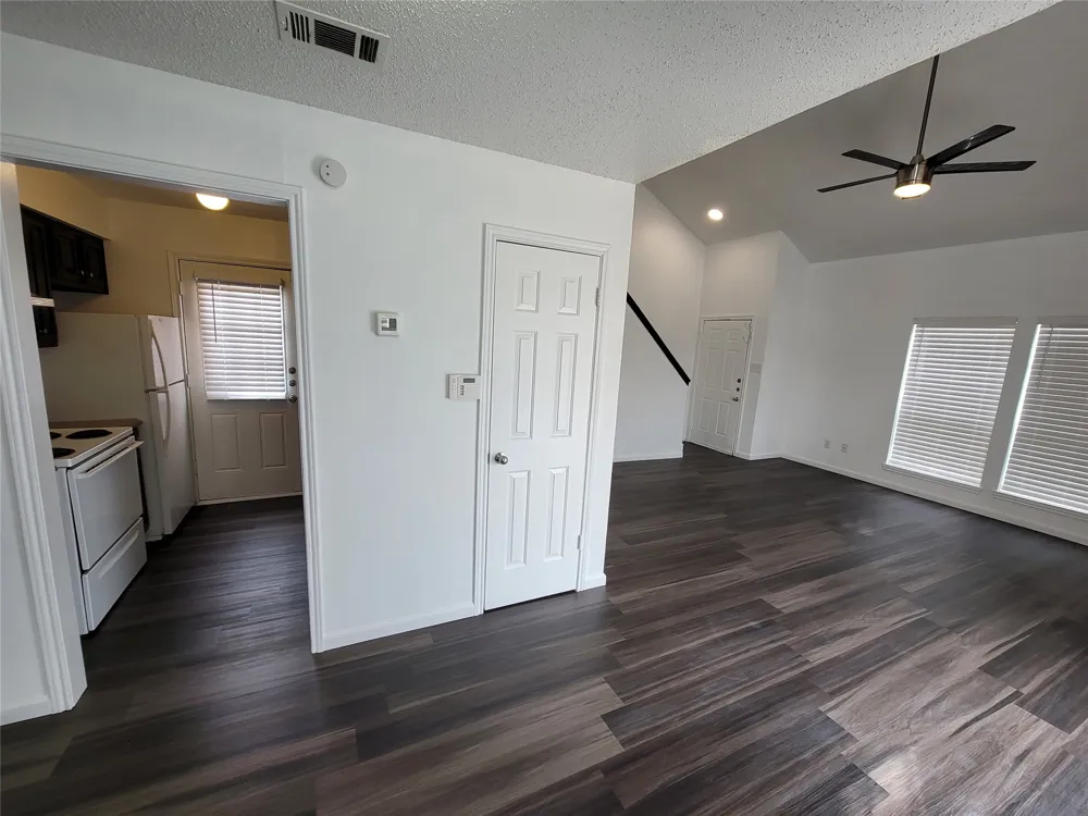 1400 Darr Street #D Irving, TX 75061