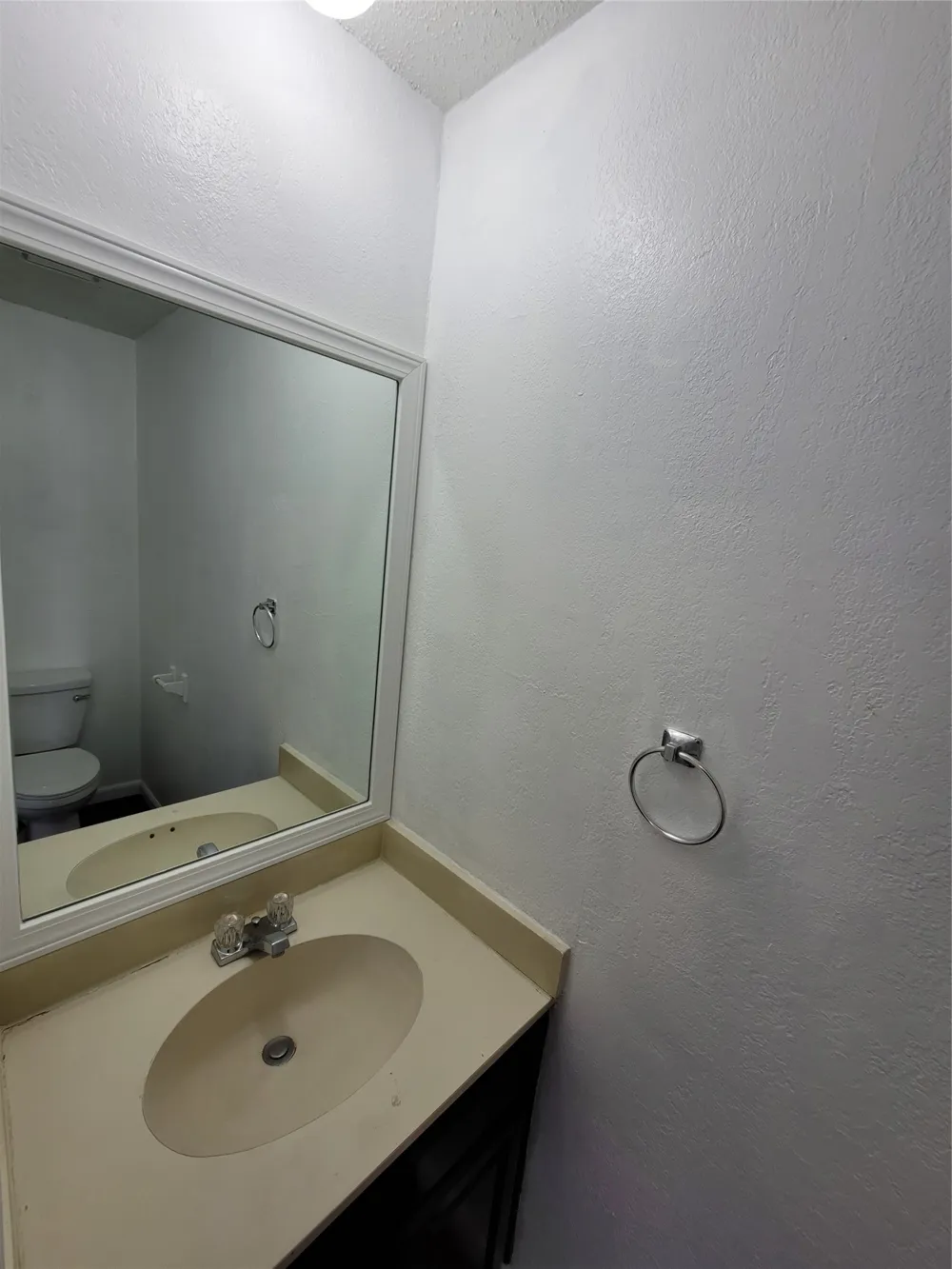 1400 Darr Street #D Irving, TX 75061