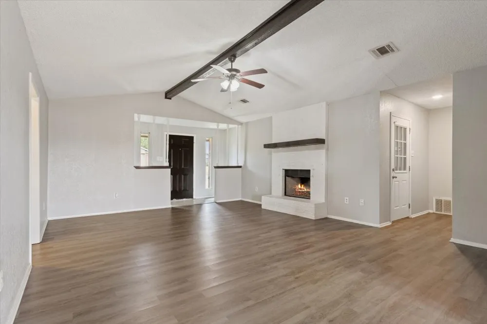 928 Vail Highlands Hewitt, TX 76643