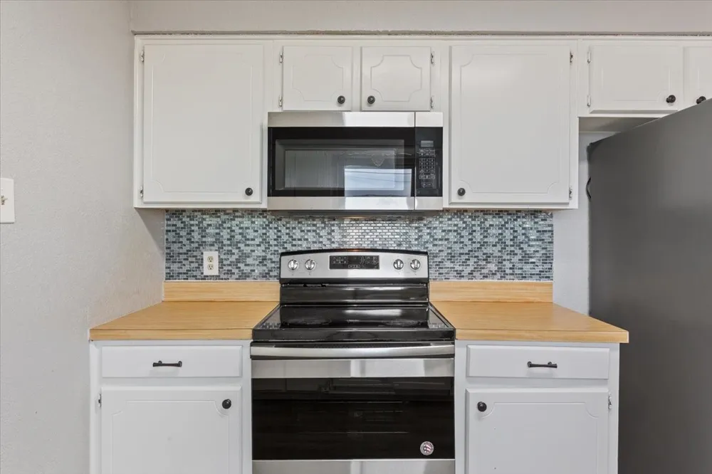 928 Vail Highlands Hewitt, TX 76643