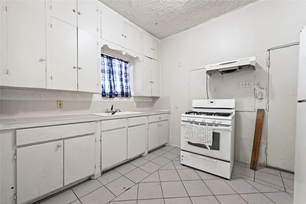 2221 Vance Street Houston, TX 77093