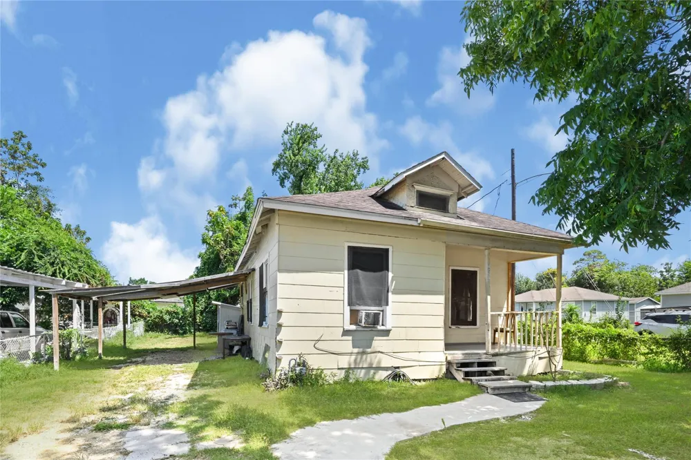 2221 Vance Street Houston, TX 77093