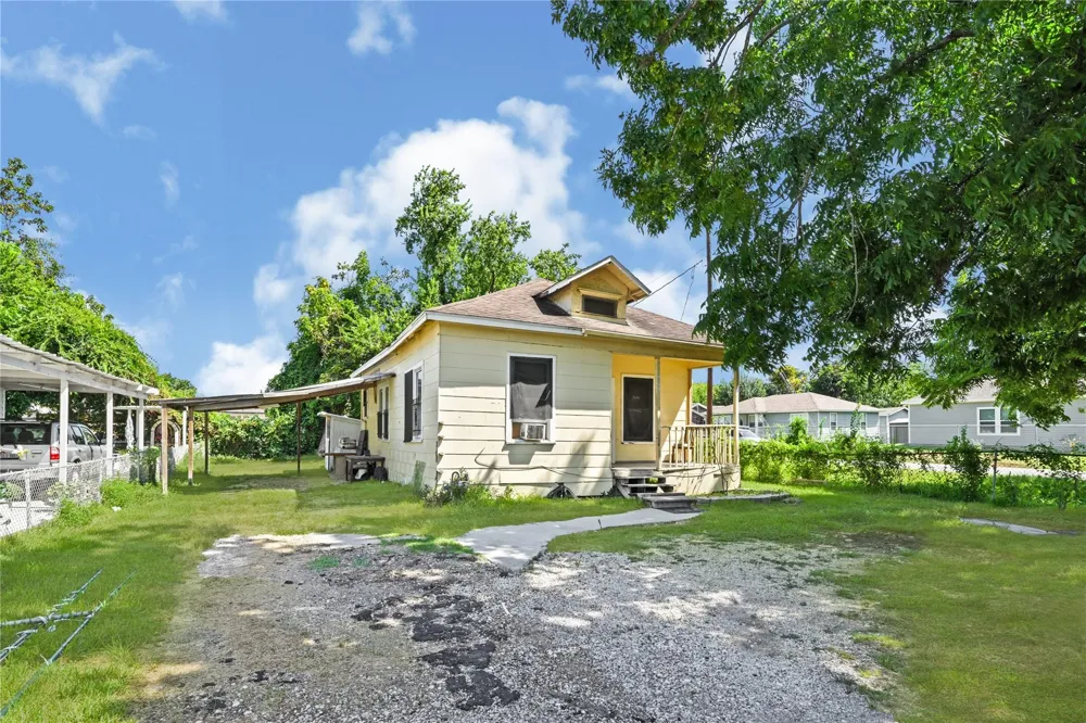 2221 Vance Street Houston, TX 77093