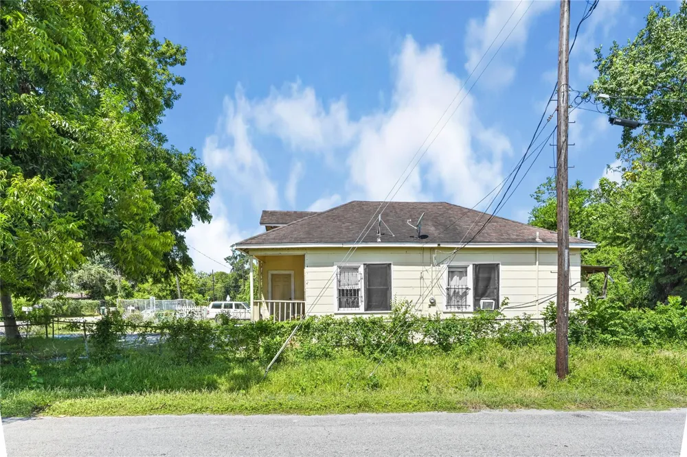 2221 Vance Street Houston, TX 77093