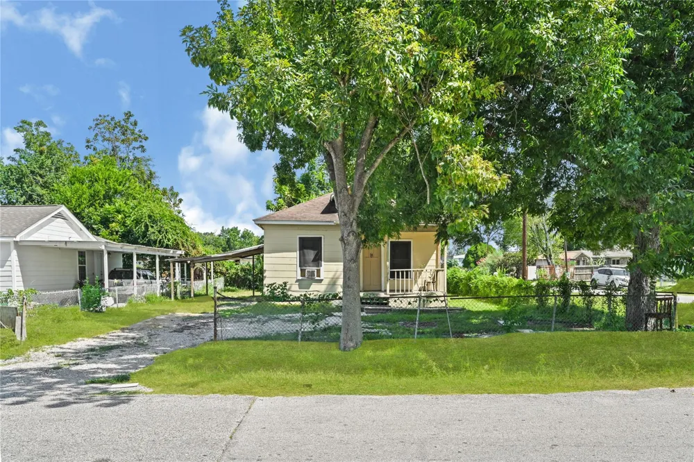 2221 Vance Street Houston, TX 77093
