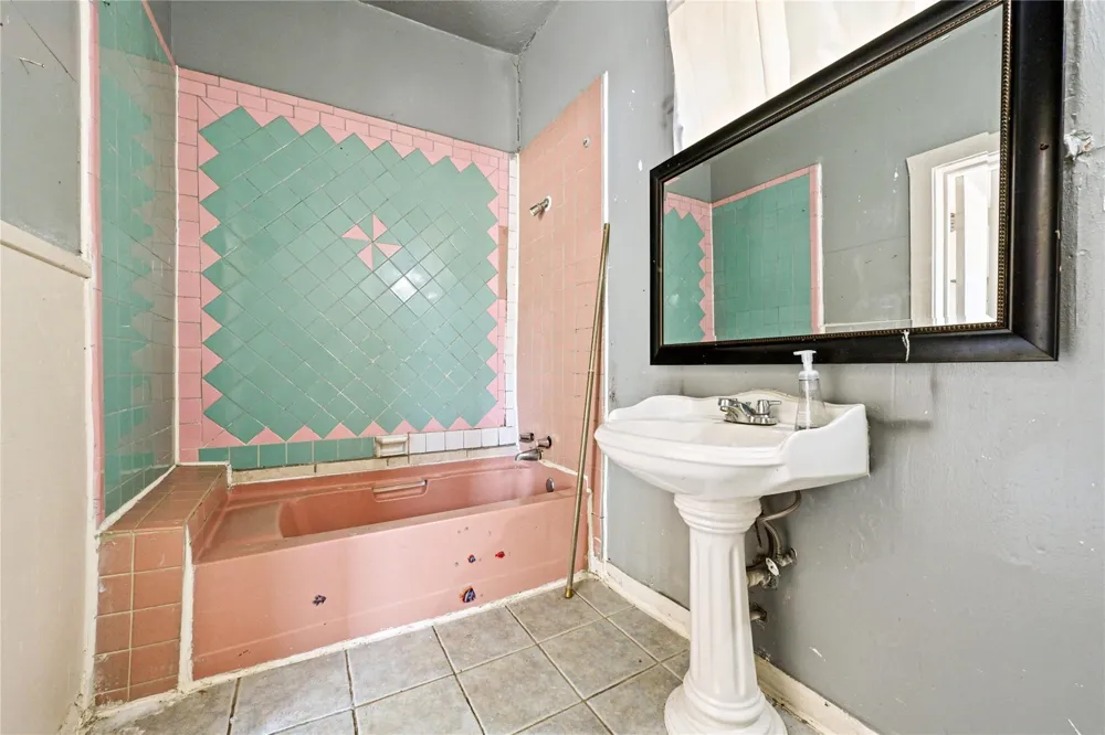 2221 Vance Street Houston, TX 77093