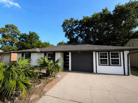 3915 Heatherbrook Drive