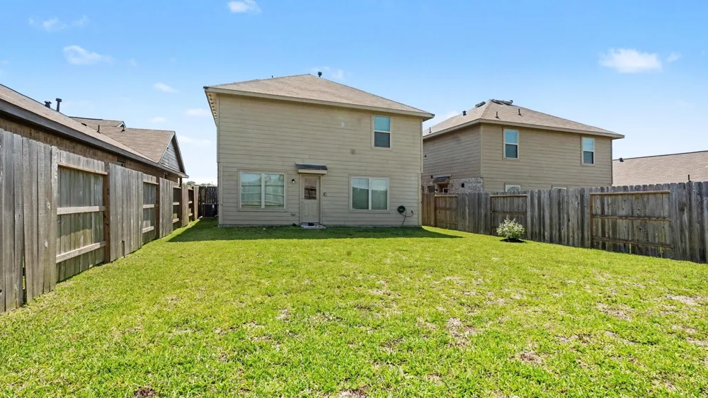 9106 Burnet Fields Drive Baytown, TX 77521