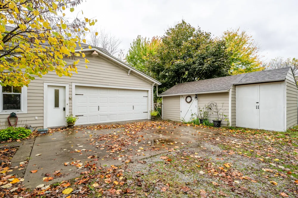 5665 W Phillips Road Three Oaks, MI 49128