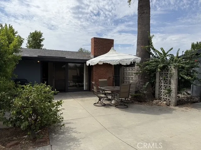 14917 Clymer Los Angeles, CA 91345