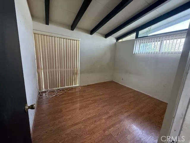 14917 Clymer Los Angeles, CA 91345