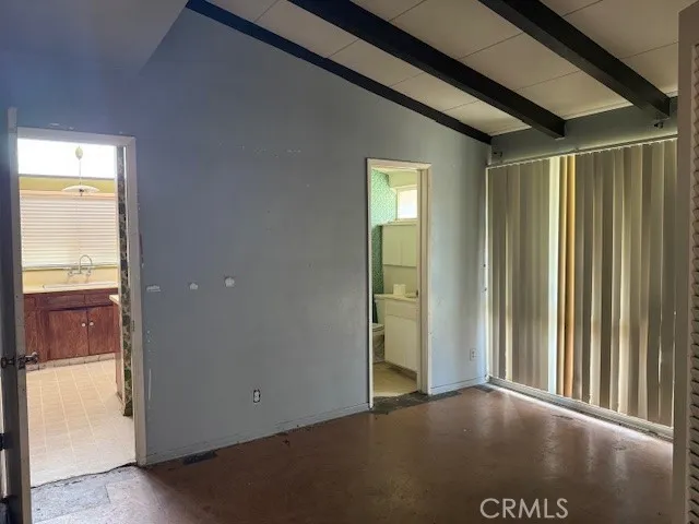 14917 Clymer Los Angeles, CA 91345