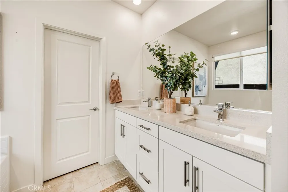 2634 E Scarlett Lane Ontario, CA 91762