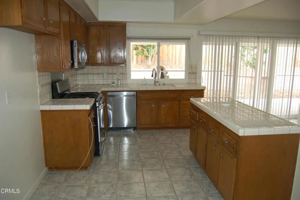 81 S Jerome Avenue Thousand Oaks, CA 91320