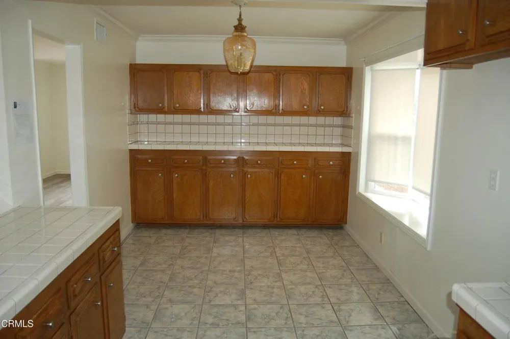 81 S Jerome Avenue Thousand Oaks, CA 91320