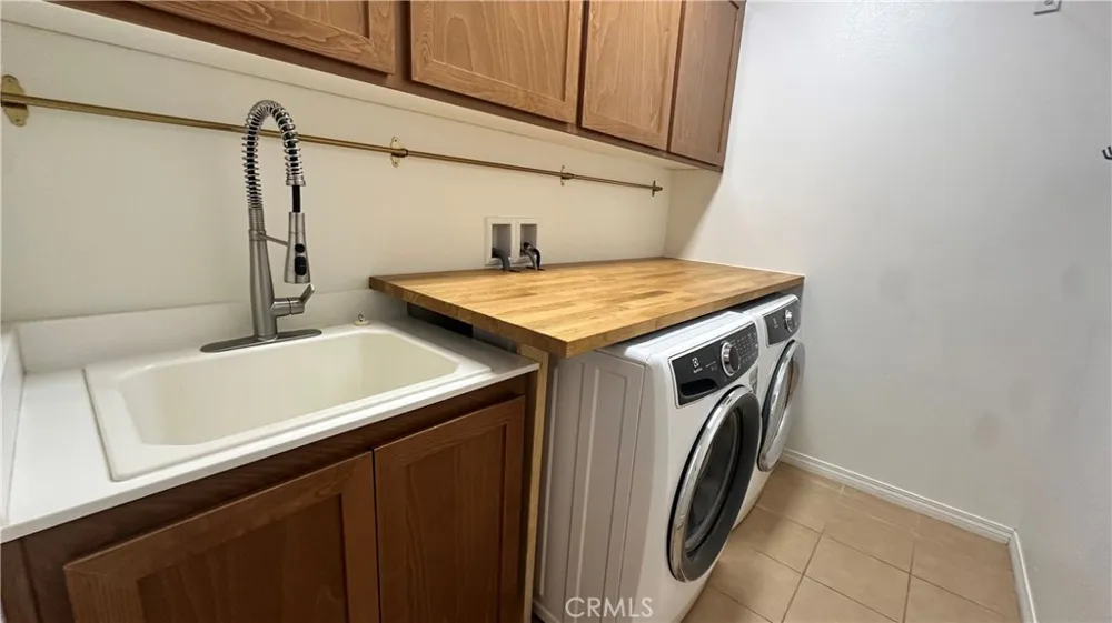 130 W Via Rua Flores Ontario, CA 91762