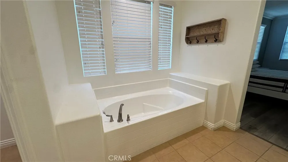 130 W Via Rua Flores Ontario, CA 91762