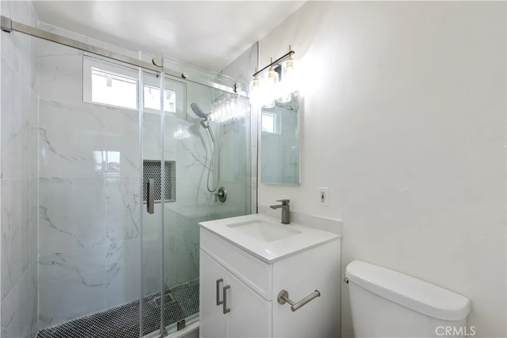8713 Alondra Paramount, CA 90723