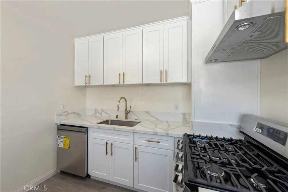8713 Alondra Paramount, CA 90723
