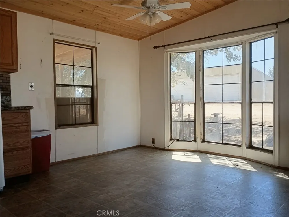 7139 Amestoy Road Oak Hills, CA 92344