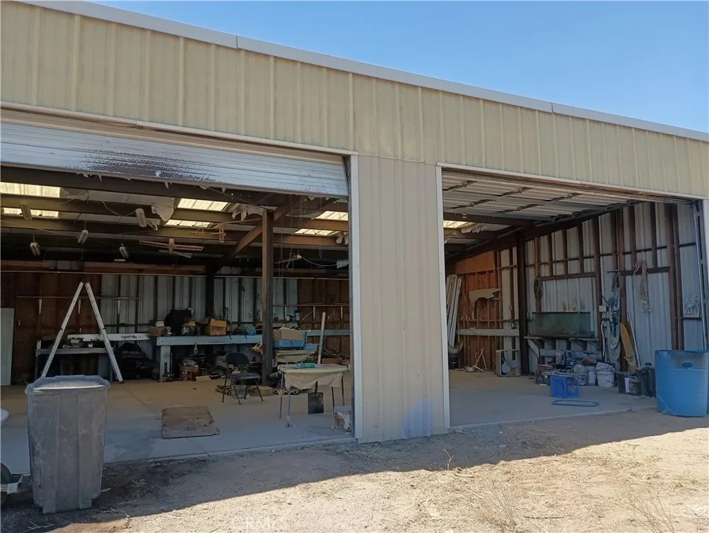 7139 Amestoy Road Oak Hills, CA 92344