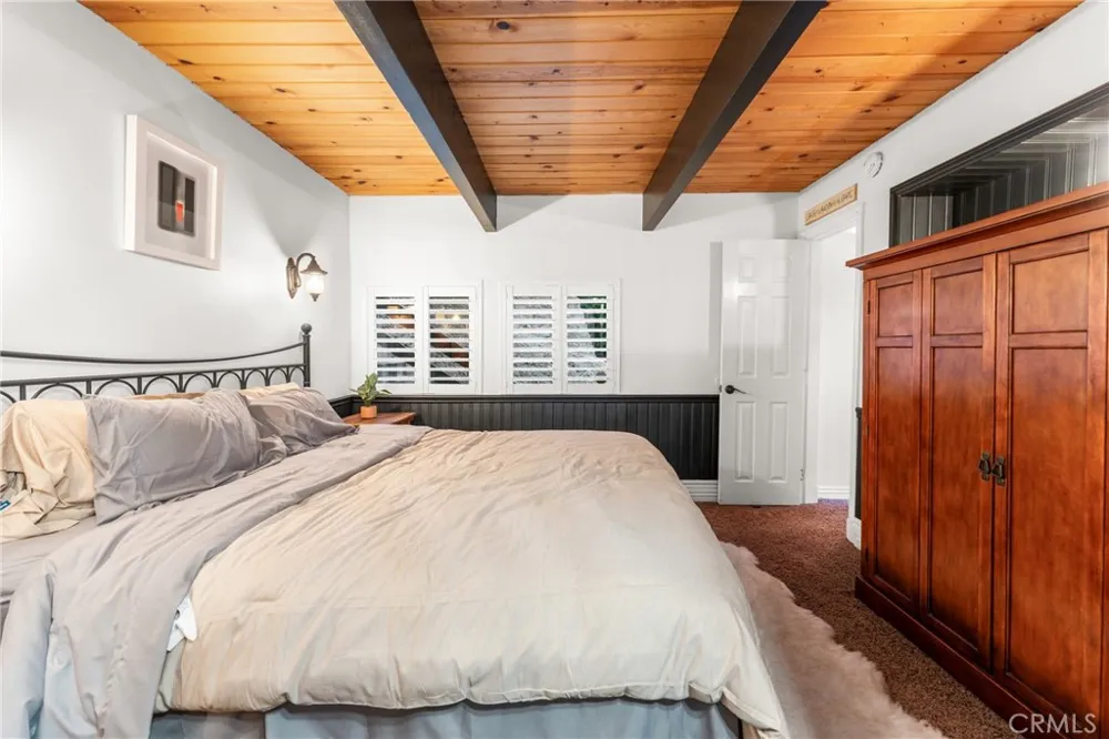 2371 Spring Oak Running Springs, CA 92382