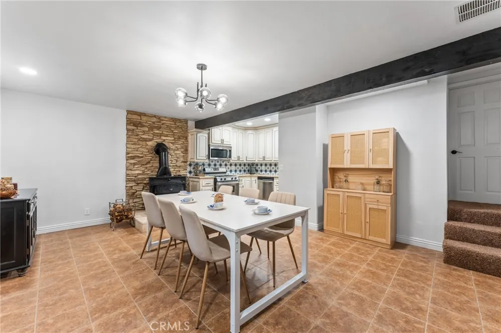 2371 Spring Oak Running Springs, CA 92382
