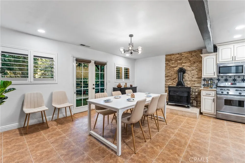 2371 Spring Oak Running Springs, CA 92382