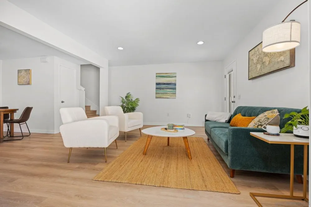 1103 Woodlake Dr Cardiff by the Sea, CA 92007