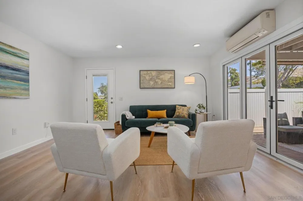 1103 Woodlake Dr Cardiff by the Sea, CA 92007