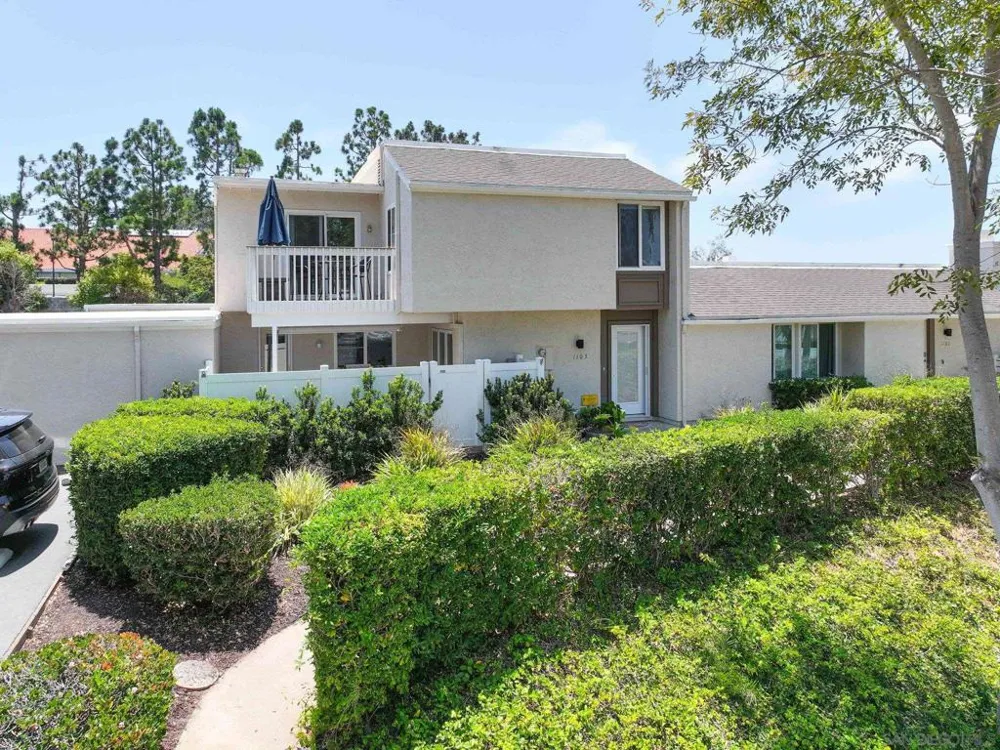 1103 Woodlake Dr Cardiff by the Sea, CA 92007