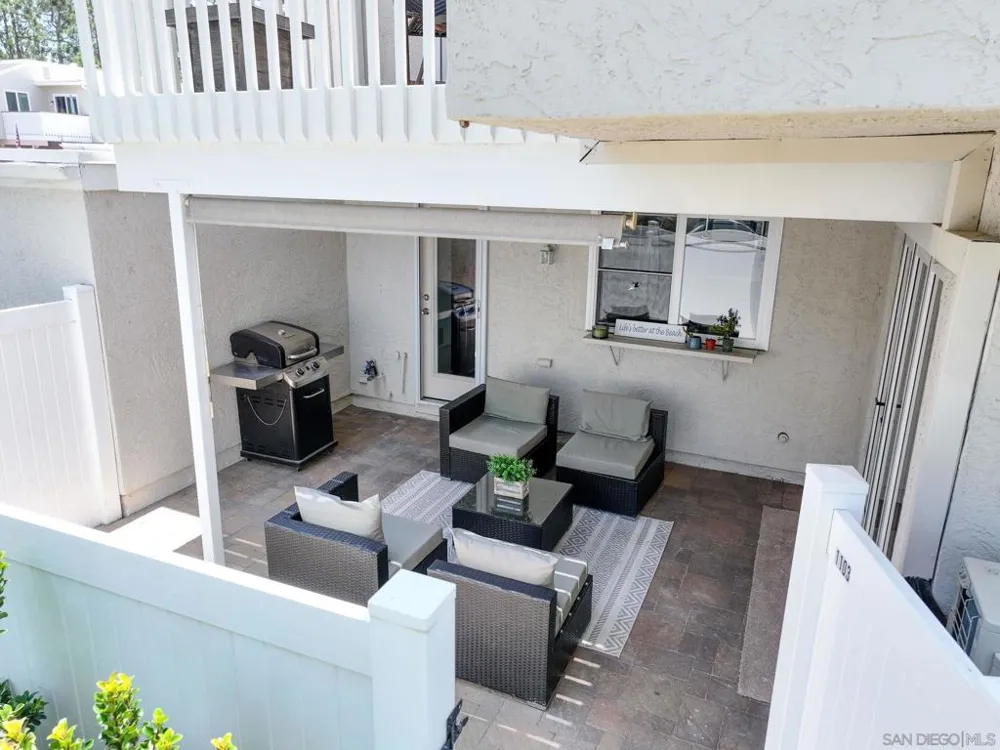 1103 Woodlake Dr Cardiff by the Sea, CA 92007
