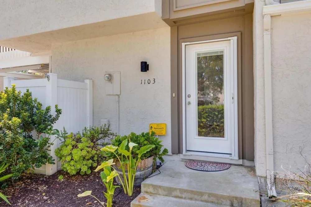 1103 Woodlake Dr Cardiff by the Sea, CA 92007