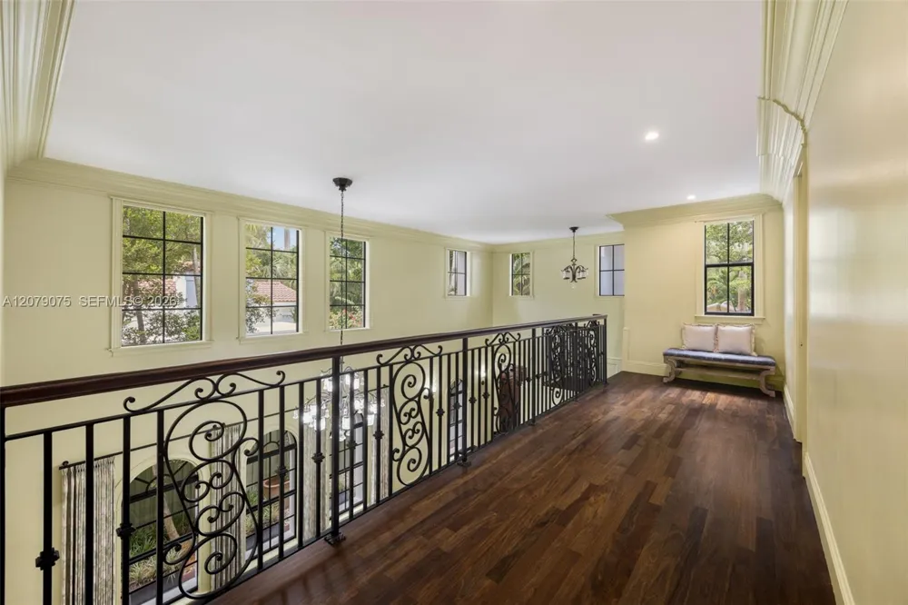 3740 Irvington Ave Coconut Grove, FL 33133