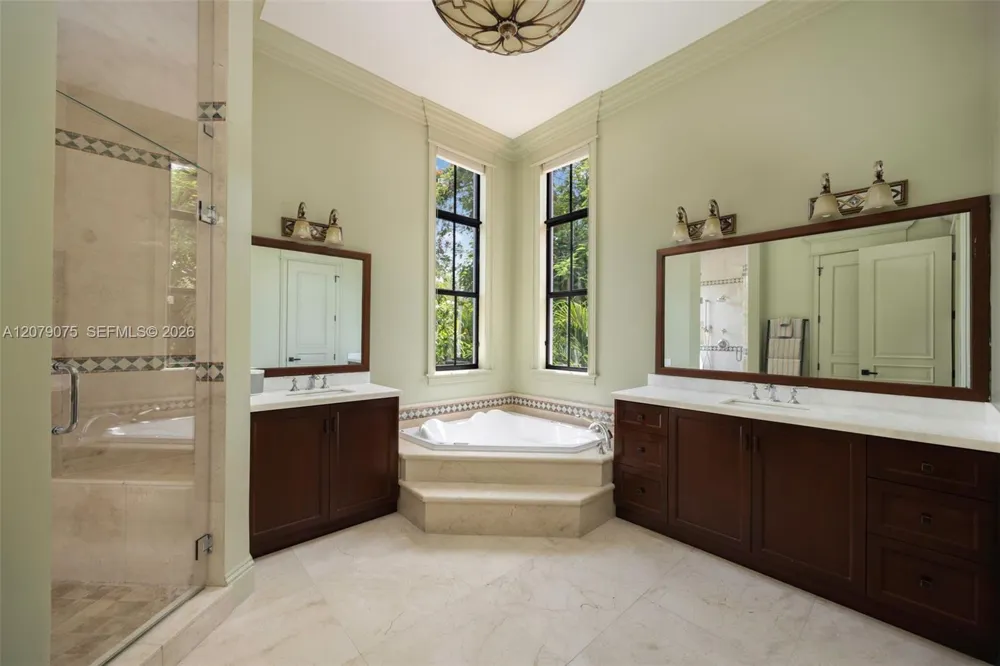 3740 Irvington Ave Coconut Grove, FL 33133