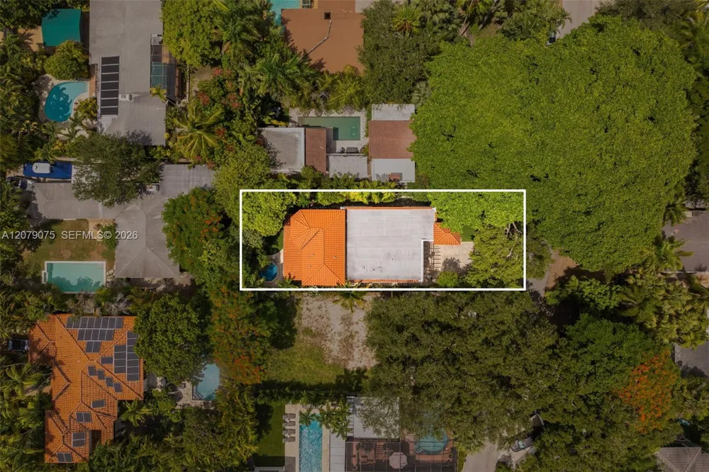 3740 Irvington Ave Coconut Grove, FL 33133
