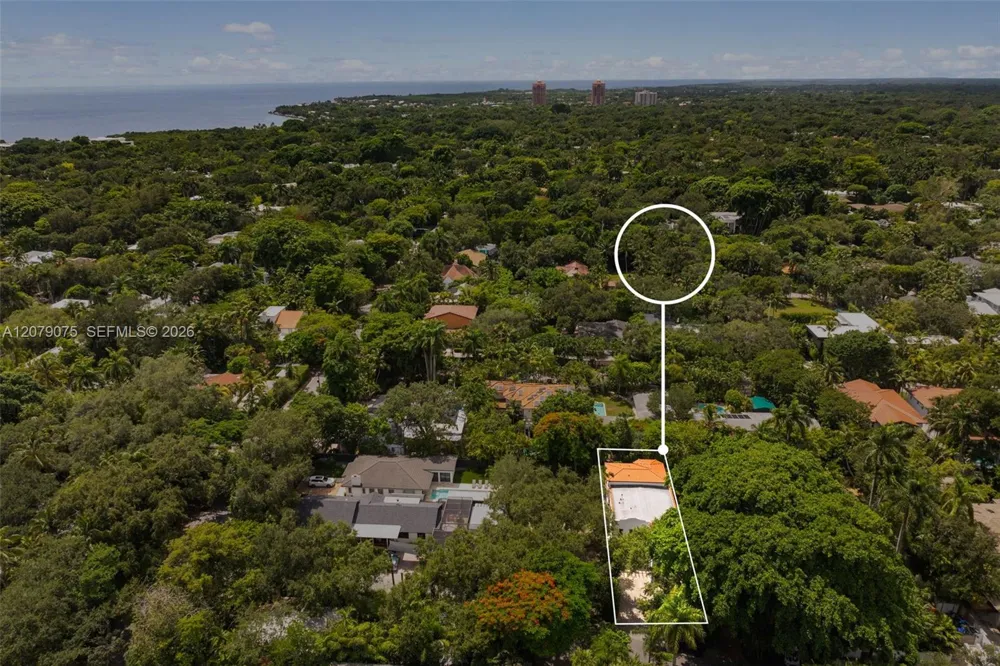 3740 Irvington Ave Coconut Grove, FL 33133