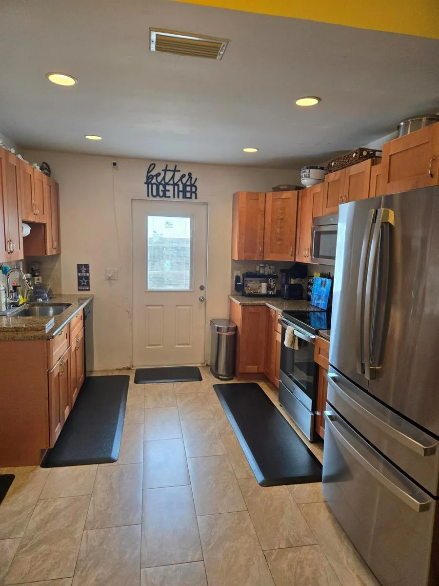 1402 Denlow Lane Royal Palm Beach, FL 33411
