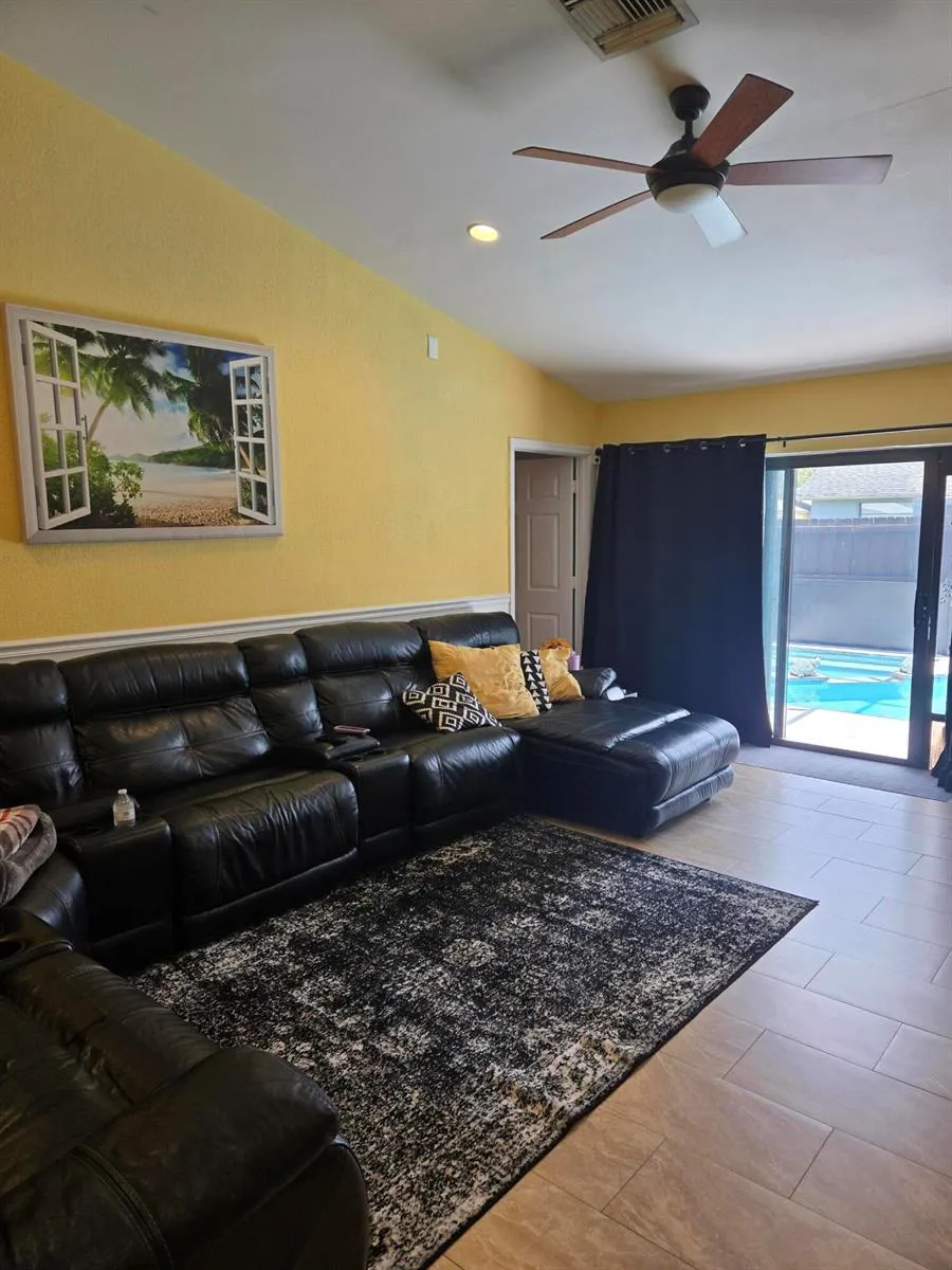 1402 Denlow Lane Royal Palm Beach, FL 33411