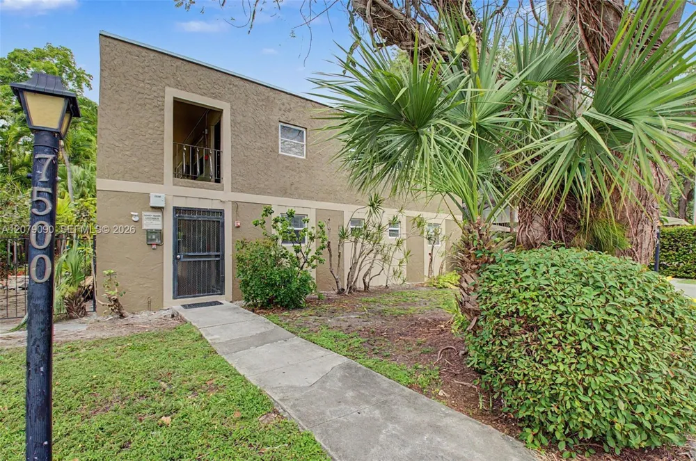 7500 SW 59th Pl #106 South Miami, FL 33143