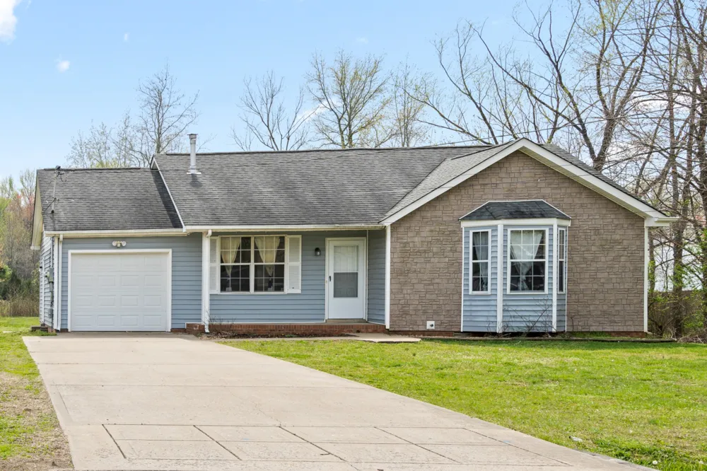 405 Woodale Dr Clarksville, TN 37042