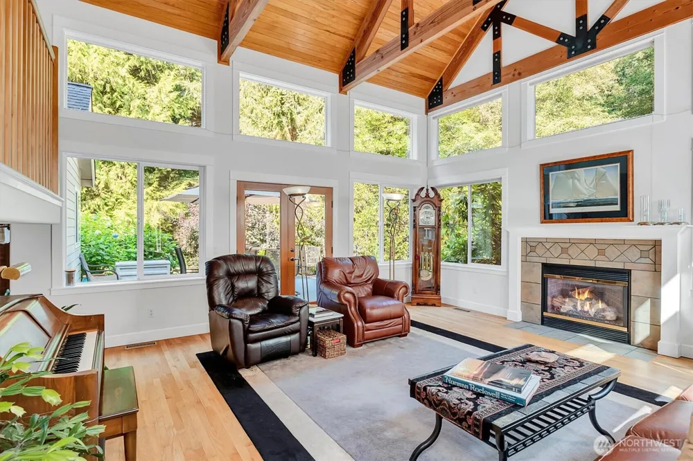 6477 Cultus Bay Road Clinton, WA 98236