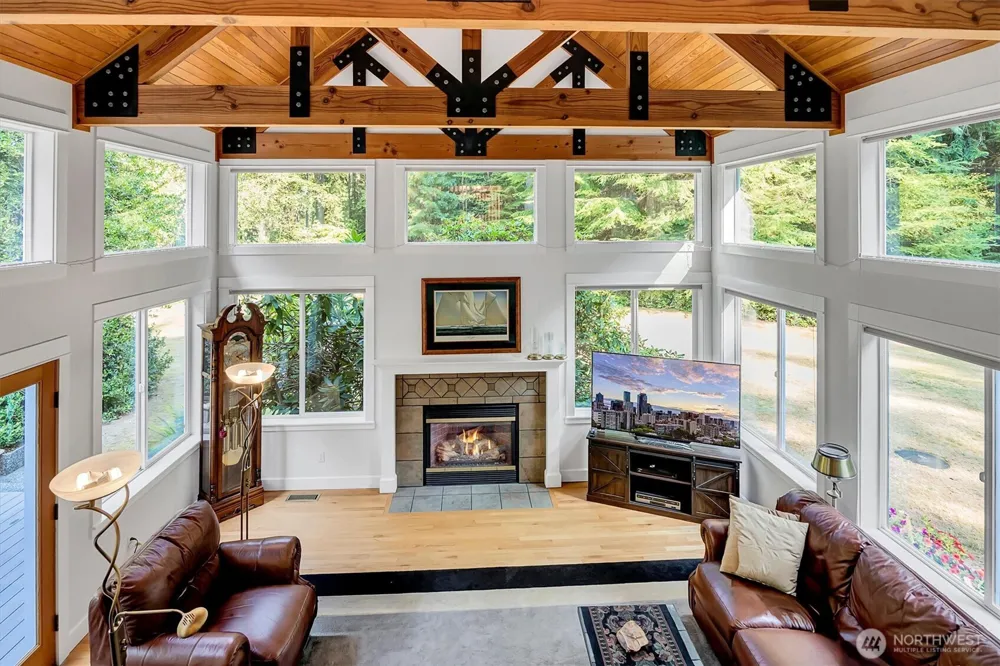 6477 Cultus Bay Road Clinton, WA 98236