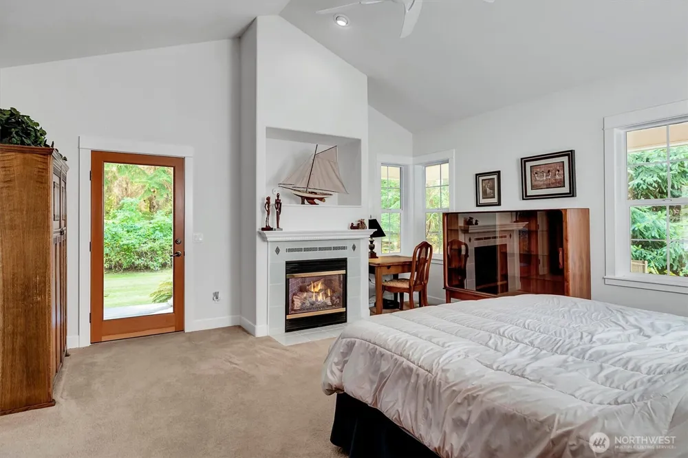 6477 Cultus Bay Road Clinton, WA 98236